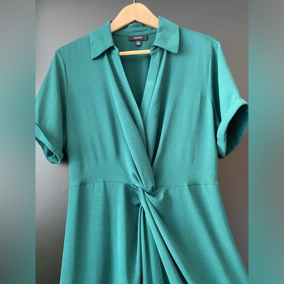 Nice green dress - Picture 2 of 7